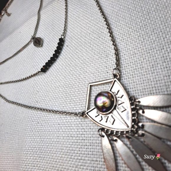 AEO 3 Chain/Pendant Necklace - Picture 2 of 4